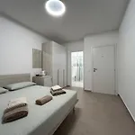 La Veranda Guest - Free Public Transport & Parking, Close To Center