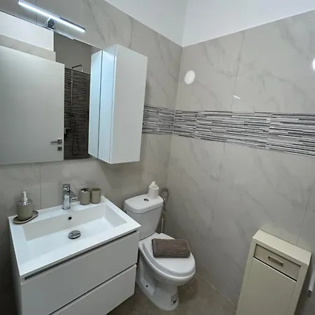 La Veranda Guest - Free Public Transport & Parking, Close To Center Pensionat 3*