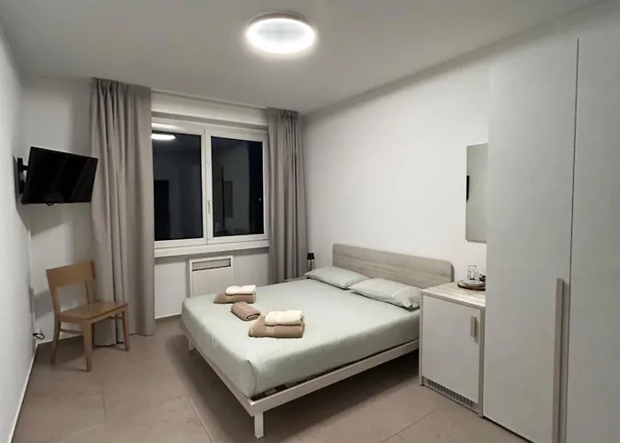 Gasthof La Veranda Guest - Free Public Transport & Parking, Close To Center Lugano